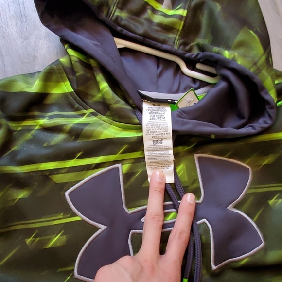 Under armour hoodie - Picture 3 of 4